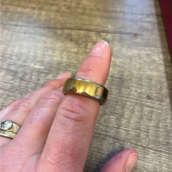 Size 7 oura ring - Picture 7 of 9